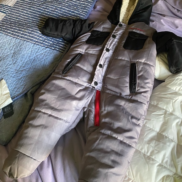 Snowsuits - Picture 2 of 6